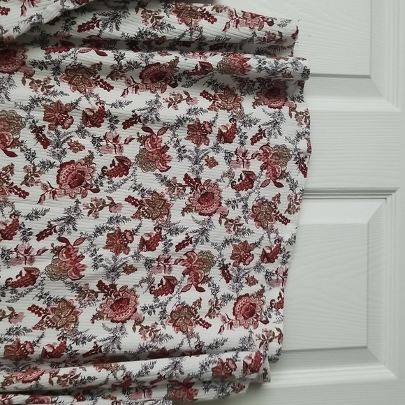 Westport Women's Floral Top - Picture 3 of 11